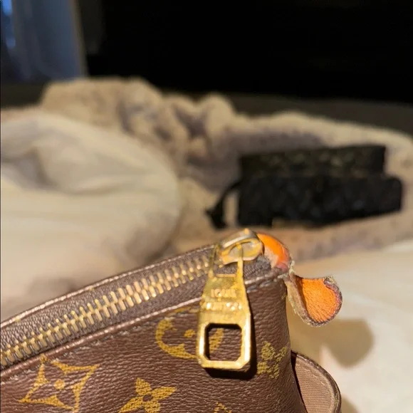 Louis Vuitton Brown Monogram Tote Bag - Picture 2 of 4